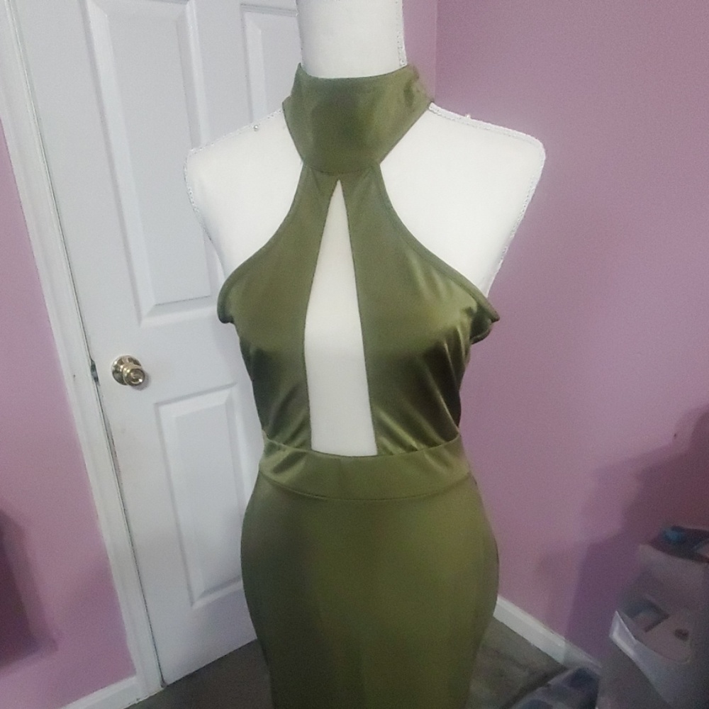 Dress - Picture 2 of 4